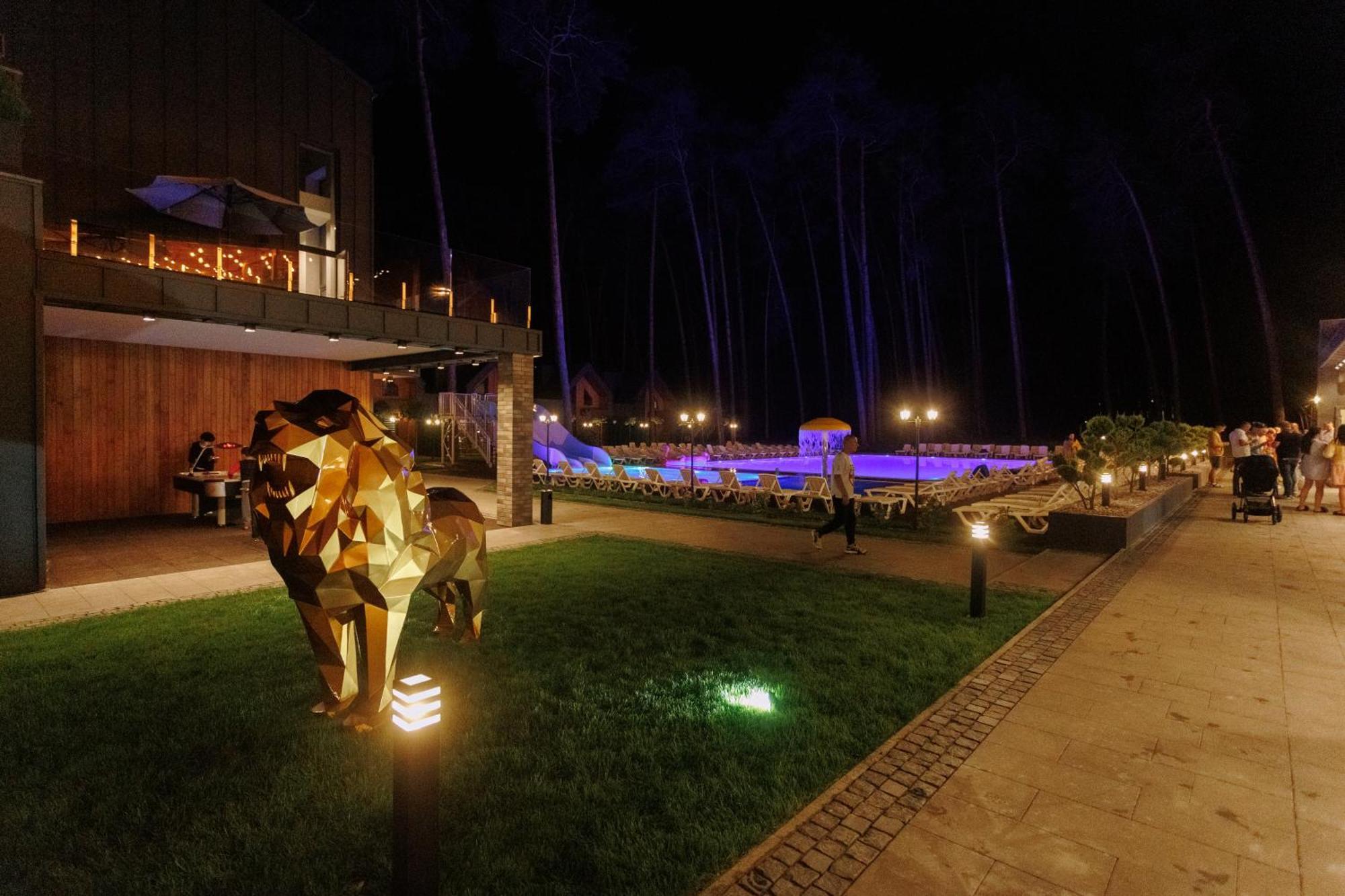 Hotel Golden Lion & Spa Tynnoye Exteriör bild